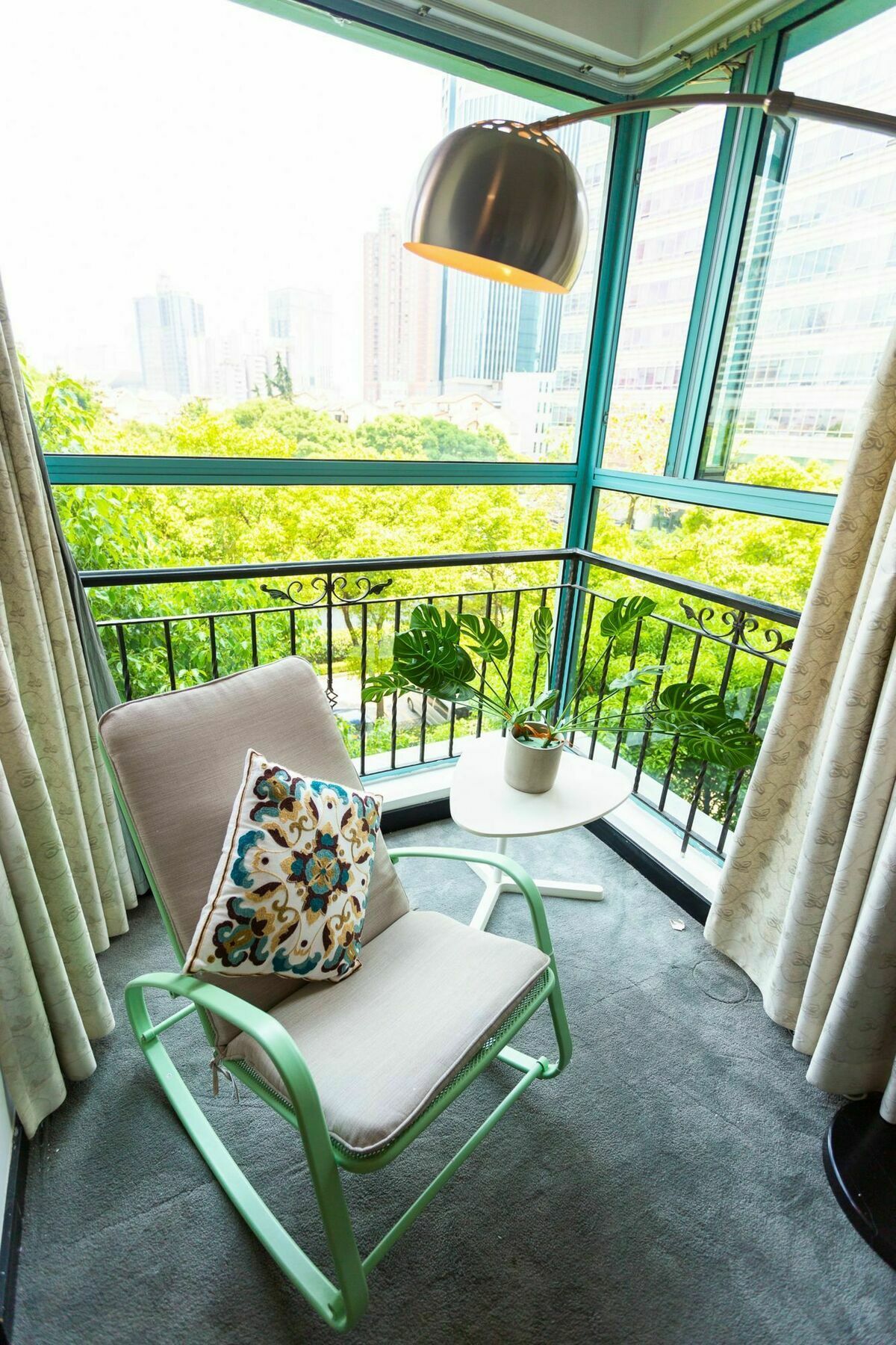 Starhome West Nanjing Road Branch