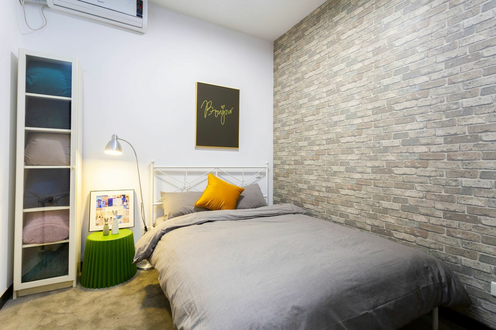 Starhome West Nanjing Road Branch *