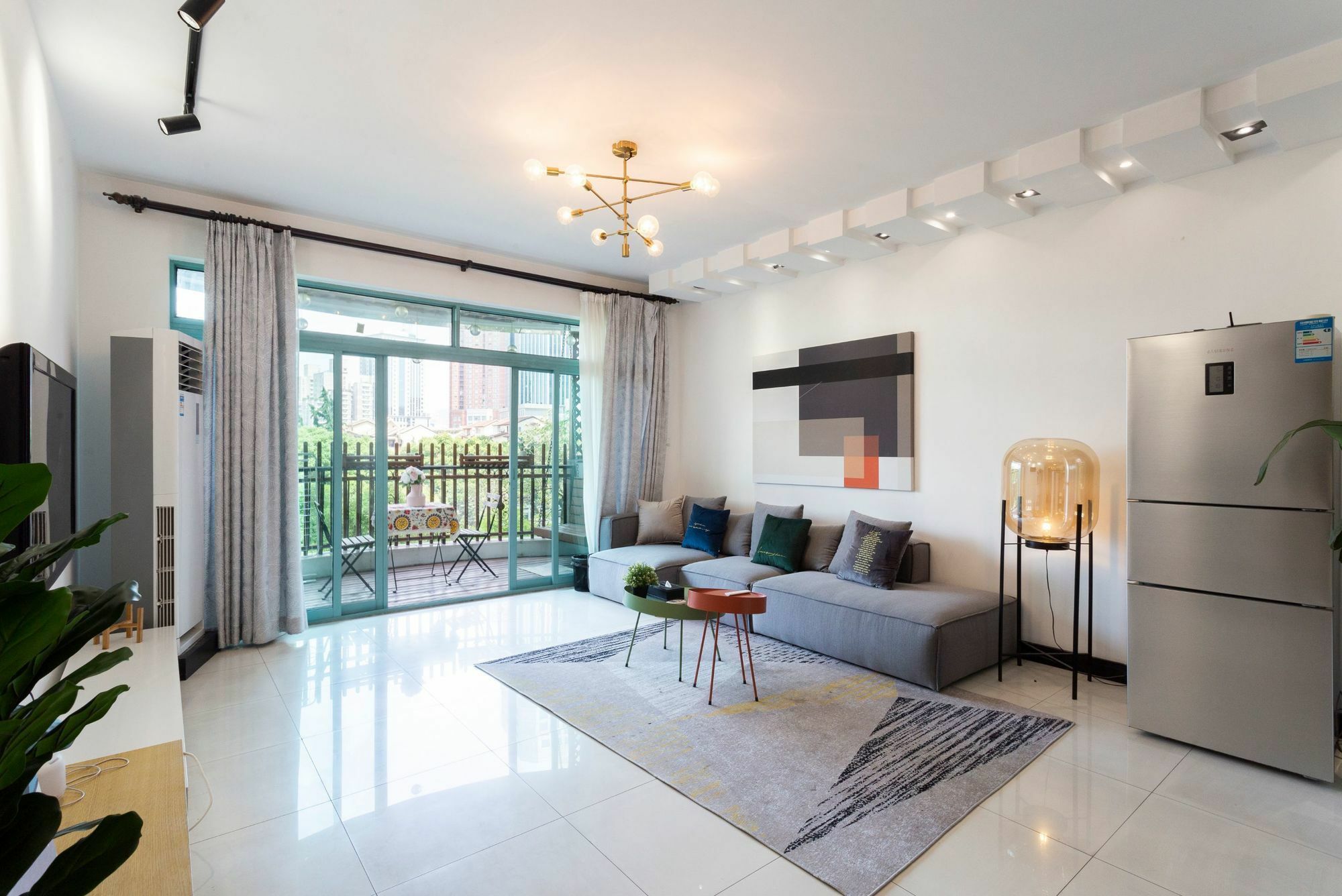 Starhome West Nanjing Road Branch *